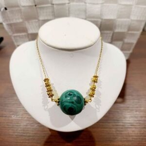 Malachite gemstone necklace